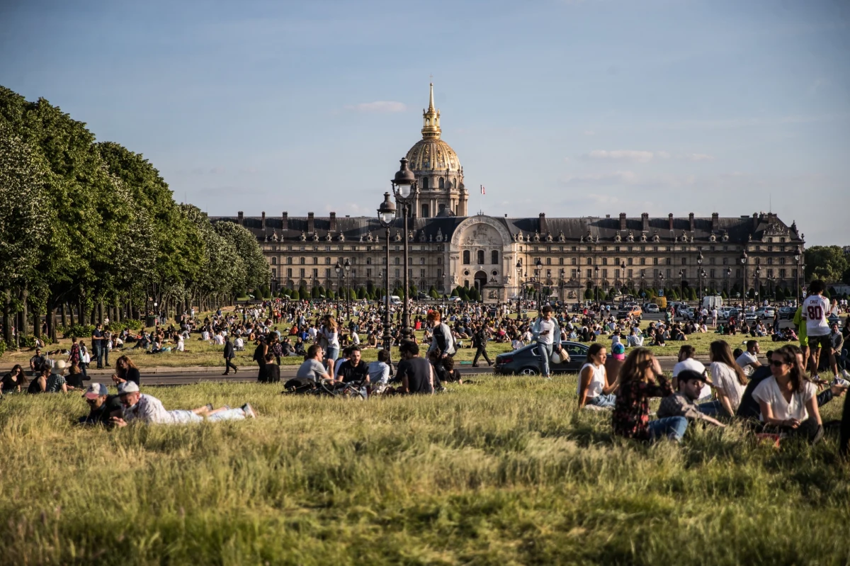 "Sytuacja sanitarna jest lepsza, niż oczekiwaliśmy" - stwierdził premier Edouard Philippe,  przedstawiając na konferencji prasowej drugi etap planu wychodzenia Francji z izolacji społecznej.