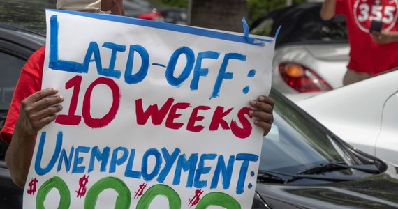 Całkowita liczba Amerykanów, którzy wystąpili o zasiłki dla bezrobotnych od momentu zamknięcia gospodarki z powodu epidemii koronawirusa w połowie marca, wynosi około 41 mln - podał Departament Pracy USA.