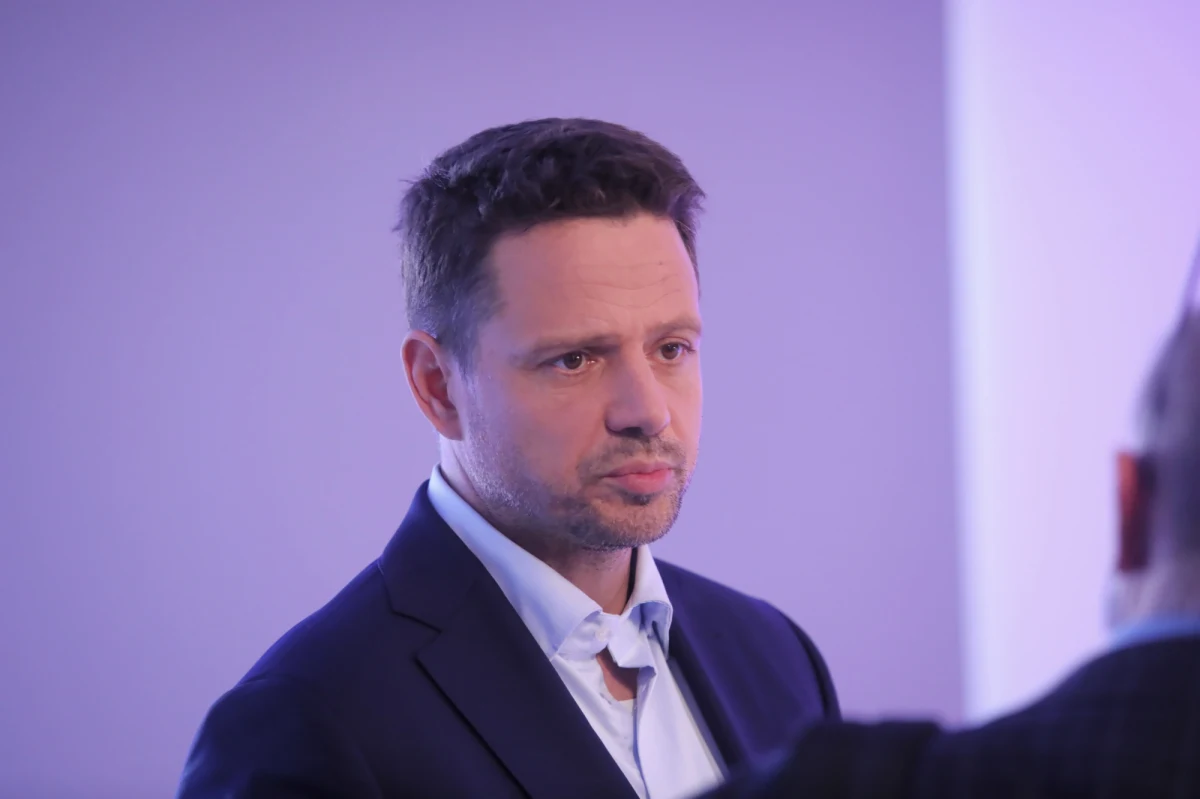 Radni Prawa i Sprawiedliwości z warszawskiej Pragi-Południe mają zawiadomić dzisiaj Państwową Komisję Wyborczą i prokuraturę ws. rzekomej nielegalnej zbiórki podpisów poparcia dla prezydenckiej kandydatury Rafała Trzaskowskiego. Radna Koalicji Obywatelskiej, w której biurze - według doniesień portalu tvp.info - prowadzona miała być zbiórka, w rozmowie z szefem klubu KO zaprzeczyła zarzutom, a sprawę nazwała "PiS-owską prowokacją".