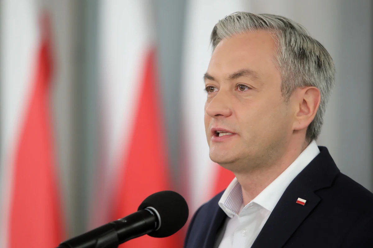 "Rafał Trzaskowski nie odbiera mi głosów" – zapewnił w rozmowie z "Faktem" kandydat Lewicy na prezydenta Robert Biedroń. "Ja mam głosy ludzi lewicy, którzy mają serce po lewej stronie" – wyjaśnił. 