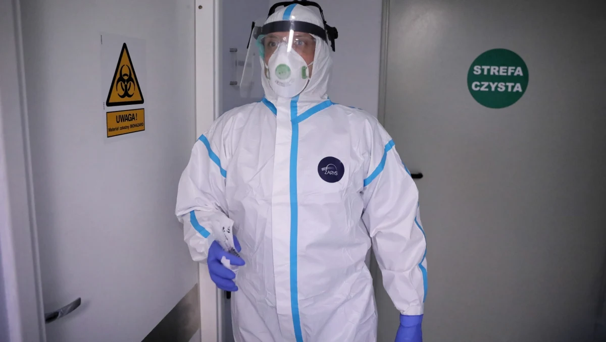 Ponad 230 nowych przypadków koronawirusa potwierdzono minionej doby wśród górników. Najwięcej - 196 - w należącej do Jastrzębskiej Spółki Węglowej kopalni Zofiówka. Łącznie na Covid-19 choruje obecnie blisko 3,9 tys. górników z kilkunastu kopalń trzech spółek węglowych.