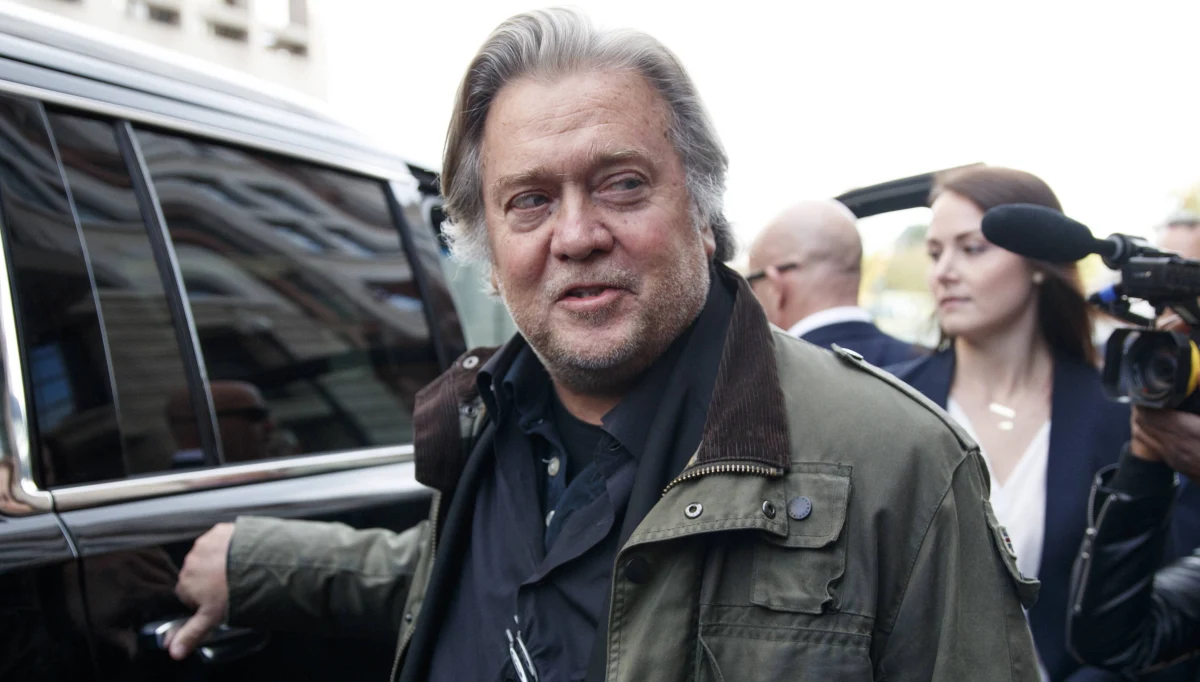 "Ten kryzys unaocznił to (...), że nie można mieć zaufania do chińskiej partii komunistycznej. To ona jest odpowiedzialna za zarazę, która spadła na Chiny i na świat" - powiedział były doradca prezydenta USA Donalda Trumpa Steve Bannon w rozmowie z "Le Figaro". 