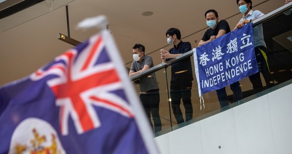Chiny zastrzegają sobie prawo do odwetu, jeśli Wielka Brytania zaoferuje posiadaczom brytyjskich paszportów zamorskich w Hongkongu drogę do pełnego obywatelstwa. Oświadczenie rzecznika chińskiego MSZ Zhao Lijian jest reakcją na zapowiedzi płynące z Londynu.