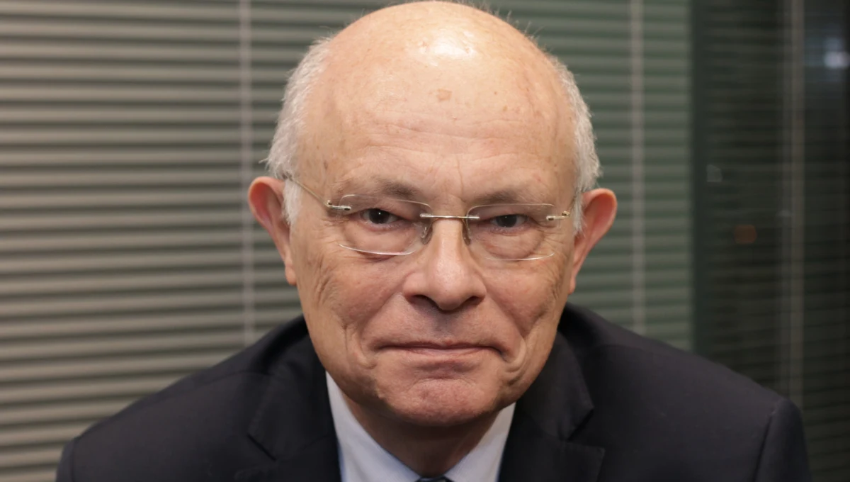 "Te nieodbyte wybory 10 maja wprowadziły nas w stan pozaprawny, pozakonstytucyjny. Konstytucja, a byłem jednym ze współautorów tej konstytucji, nie przewiduje w ogóle takiej sytuacji, że ogłoszone wybory się nie odbędą" - mówił w Popołudniowej rozmowie w RMF FM senator Koalicji Obywatelskiej Marek Borowski.