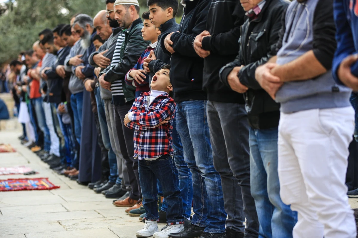 Eksperci ostrzegają przed powstającymi w Czechach małymi, tajnymi salami modlitw muzułmańskich. W podobnych na zachodzie Europy radykalizowali się muzułmanie – pisze czeski dziennik "Mlada fronta Dnes".