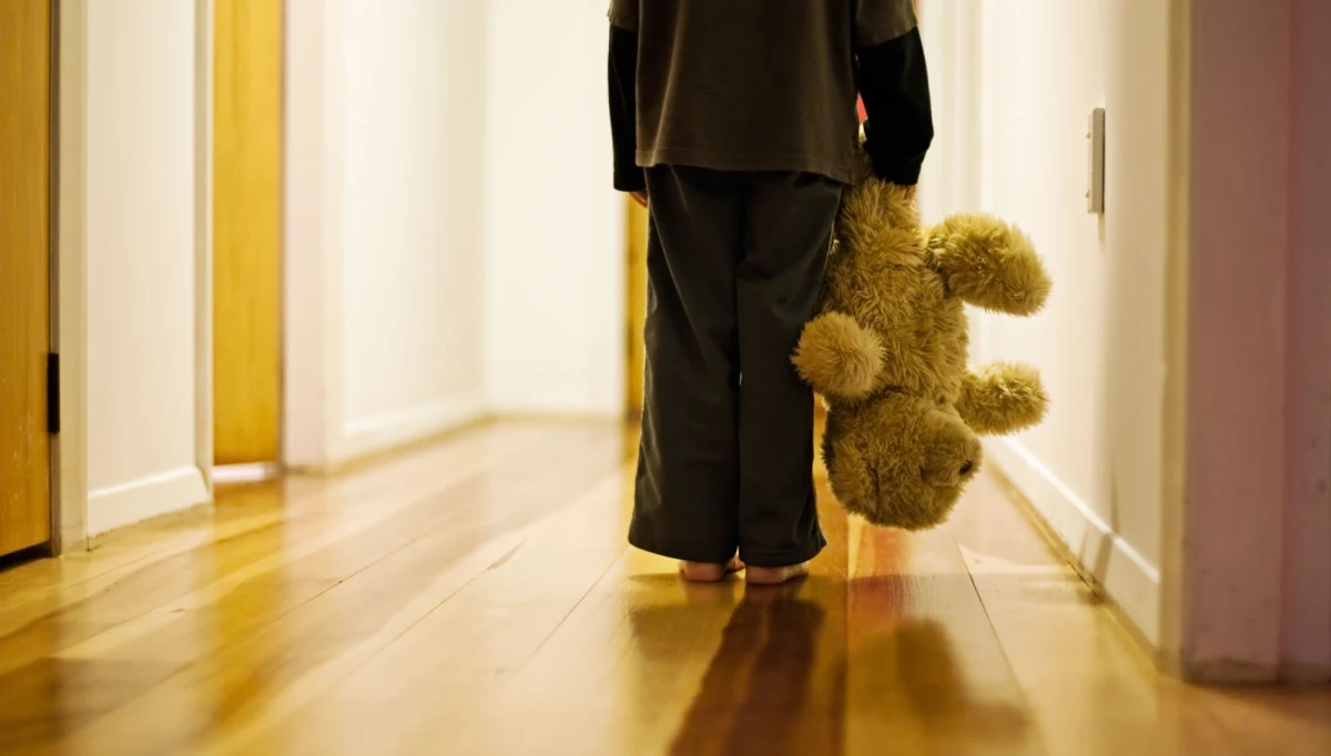 Służby policyjne na całym świecie ostrzegają, że podczas epidemii koronawirusa gwałtownie wzrosło zapotrzebowanie na treści pedofilskie w sieci. Od marca do kwietnia liczba zgłoszeń o tego typu materiałach w internecie podwoiła się - informuje BBC. 