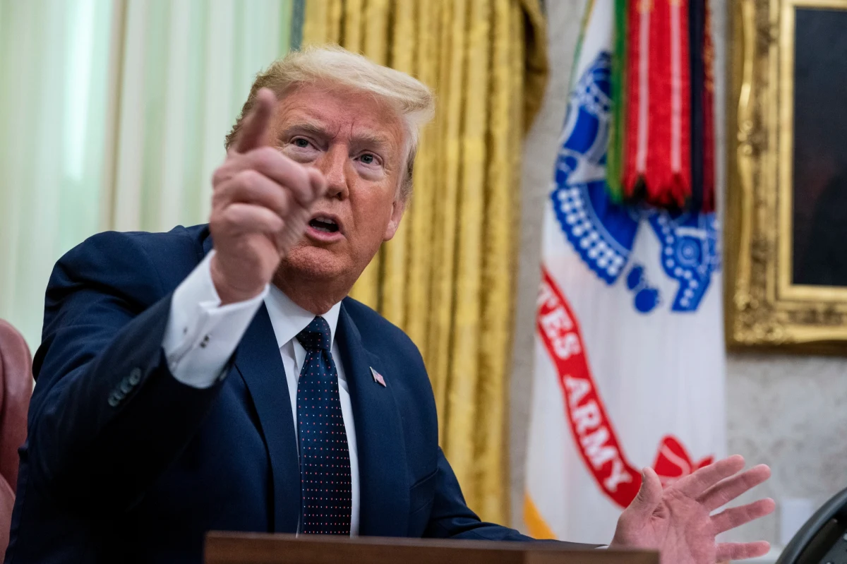 Prezydent USA Donald Trump oświadczył, że Stany Zjednoczone zrywają relacje z WHO. Pieniądze, której do tej pory USA wpłacały na działalność Światowej Organizacji Zdrowia mają trafić do innych organizacji. Trump wielokrotnie oskarżał władze WHO, że działają na korzyść Chin i zbyt późno ostrzegły świat przed pandemią koronawirusa. 