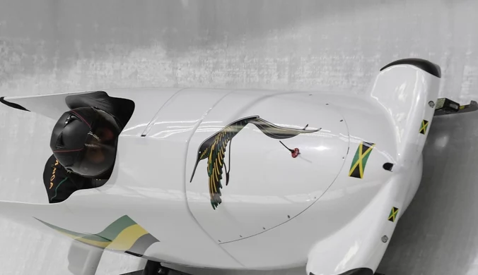 ​Jamajscy bobsleiści pchają na treningach... samochód