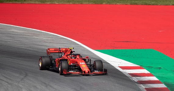 Austriackie ministerstwo zdrowia wyraziło zgodę na przeprowadzenie dwóch wyścigów Formuły 1 na Red Bull Ringu. Pierwszy odbędzie się 5 lipca, drugi 12 lipca.