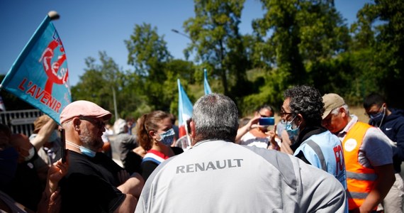 Wielotysięczny tłum zgromadził się przed fabryką koncernu Renault w Maubeuge, na północnym wschodzie Francji, w proteście przeciwko masowym zwolnieniom w firmie. W ramach restrukturyzacji francuski koncern planuje zredukować ok. 15 tys. etatów.