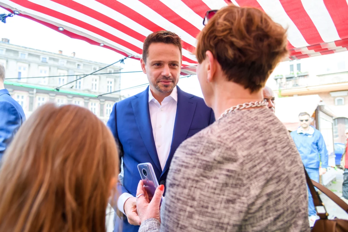 W Polsce potrzebna jest zmiana, potrzebna jest nowa polityka, odbudowanie wspólnoty, więzi pomiędzy Polkami i Polakami - mówił w sobotę w Poznaniu, prezydent Warszawy i kandydat KO na prezydenta RP Rafał Trzaskowski.