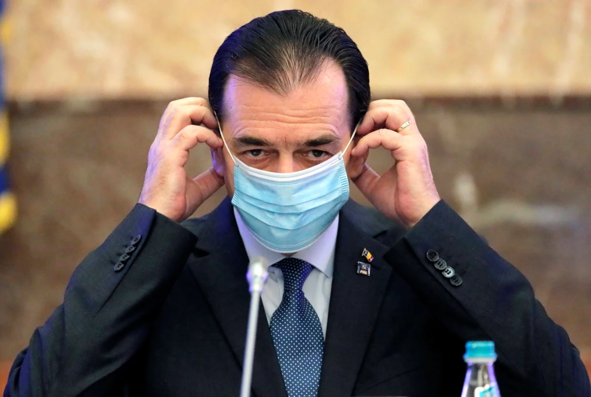 Premier Rumunii Ludovic Orban zapłacił 3 tys. lei (2750 zł) kary za złamanie przyjętych przez jego rząd restrykcji związanych z epidemią koronawirusa. Stało się to po opublikowaniu zdjęcia, na którym Orban i członkowie jego gabinetu biesiadują bez zachowania dystansu społecznego.