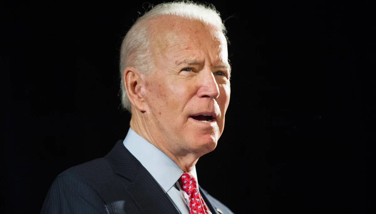 Kandydat Partii Demokratycznej do nominacji w wyborach prezydenckich w USA Joe Biden potępił zamieszki, które trwają od trzech dni w Stanach Zjednoczonych. Rozruchy zaczęły się po tym, jak czarnoskóry George Floyd został zabity przez policjantów. Biden podkreślił jednak, że Amerykanie mają prawo protestować przeciwko brutalności policji. 