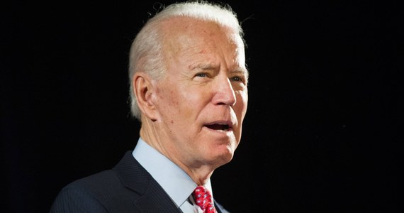 Kandydat Partii Demokratycznej do nominacji w wyborach prezydenckich w USA Joe Biden potępił zamieszki, które trwają od trzech dni w Stanach Zjednoczonych. Rozruchy zaczęły się po tym, jak czarnoskóry George Floyd został zabity przez policjantów. Biden podkreślił jednak, że Amerykanie mają prawo protestować przeciwko brutalności policji. 