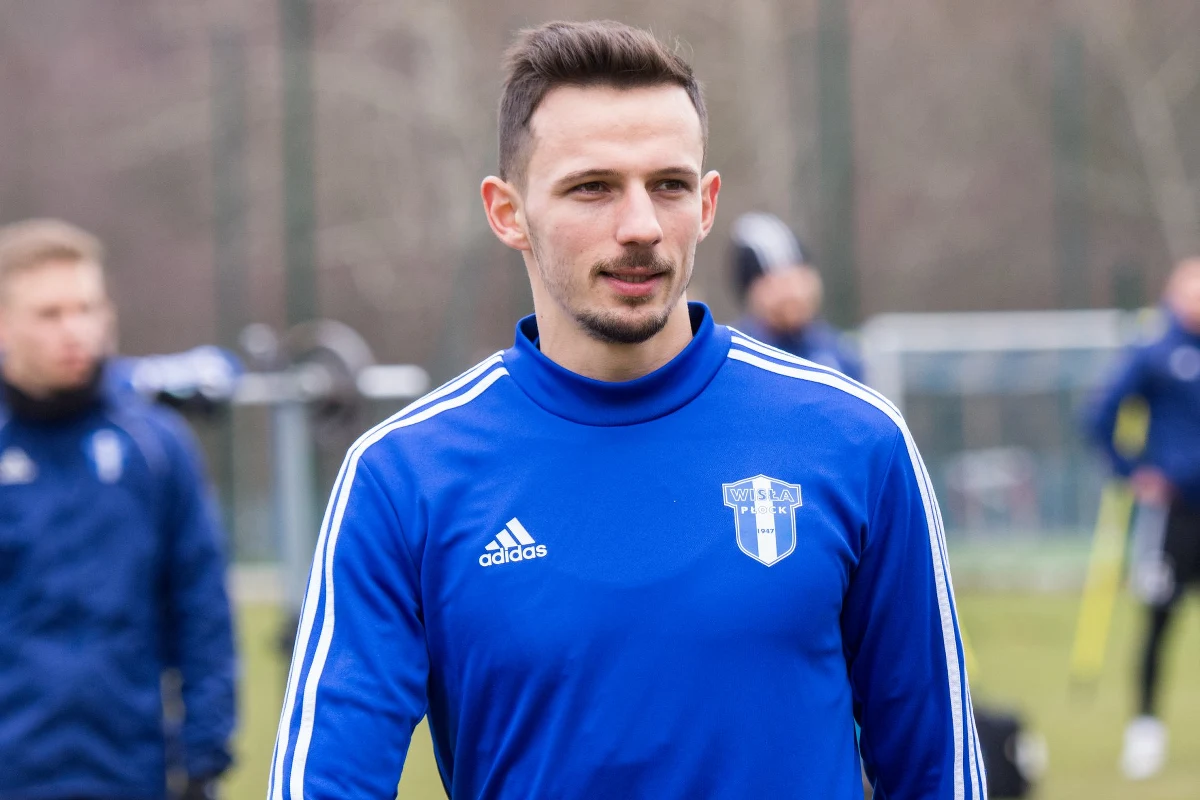 Piłkarz Wisły Płock Rafał Wolski przeszedł w poniedziałek operację rekonstrukcji więzadeł krzyżowych w lewym kolanie. Teraz czeka go rehabilitacja - poinformował klub.