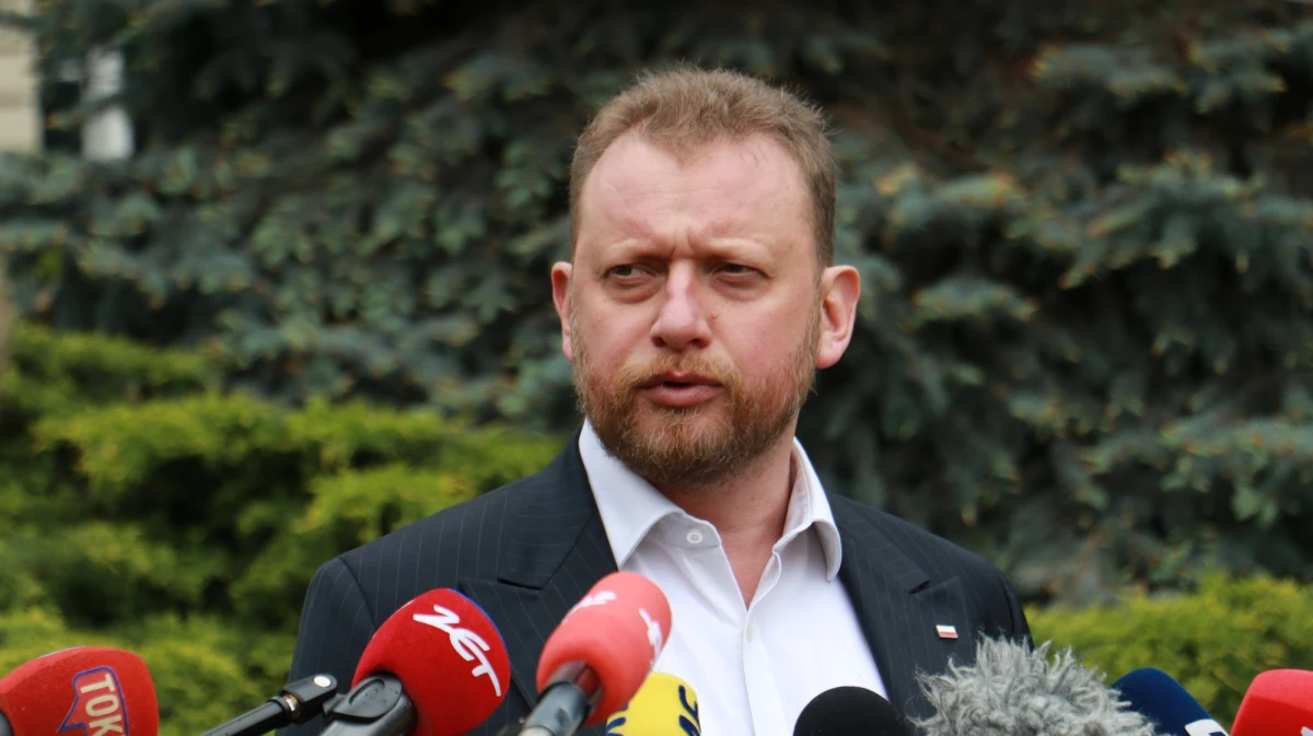 Instruktor narciarstwa ministra zdrowia i jego wspólnicy to nie jedyni prywatni przedsiębiorcy, od których resort kupił maseczki ochronne FFP2. W "konsorcjum" był też handlarz oscypkami - pisze we wtorek "Gazeta Wyborcza".