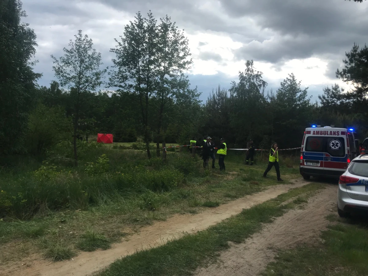 Tragiczny finał poszukiwań 4-letniego Marka. Chłopiec koło południa zaginął w miejscowości Burzec w pobliżu Łukowa w woj. lubelskim. Jak potwierdziła nam policja, ciało dziecka wyłowiono ze stawu kilkaset metrów od miejsca, gdzie mieszkał.