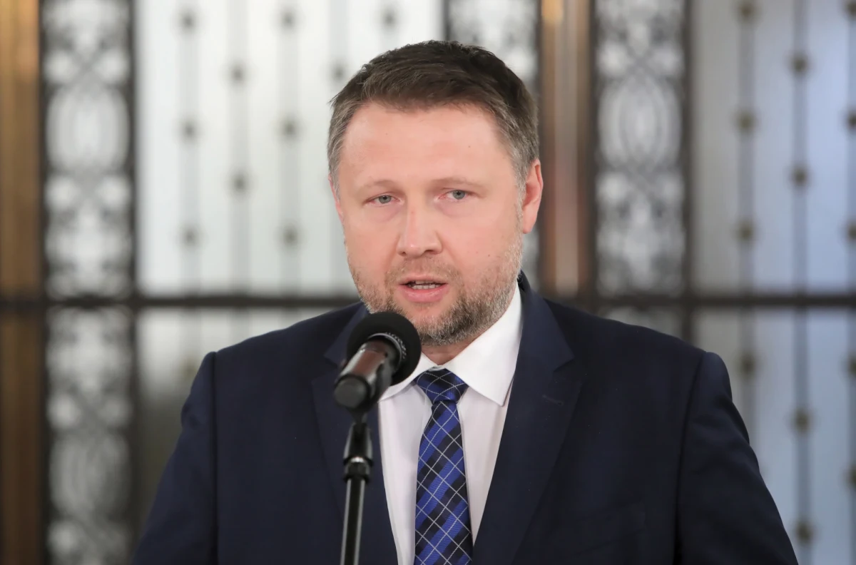 To demonstracja panicznego strachu przed nowym kandydatem KO Rafałem Trzaskowskim - w ten sposób sekretarz generalny PO Marcin Kierwiński ocenił odrzucenie przez PiS części poprawek senackich do ustawy o wyborach prezydenckich.
