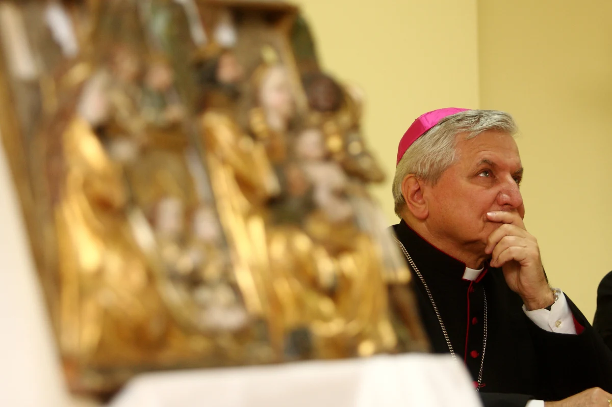 W wyniku zgłoszenia przekazanego do Stolicy Apostolskiej abp poznański Stanisław Gądecki został upoważniony do przeprowadzenia dochodzenia w sprawie zaniedbań biskupa kaliskiego w prowadzeniu spraw o nadużycia seksualne na szkodę osób małoletnich – poinformowała we wtorek poznańska kuria.