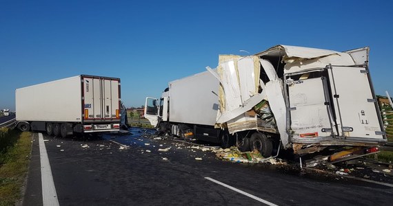 Po godzinie 4:00 na drodze S5 na wysokości węzła Kleszczewo (Wielkopolskie) doszło do zderzenia dwóch samochodów ciężarowych. Utrudnienia w tym miejscu potrwają co najmniej kilka godzin.