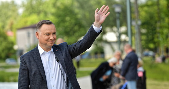 Andrzej Duda może liczyć w pierwszej turze na niemal 50 proc. poparcie wyborców - tak wynika z wewnętrznego sondażu PiS, który opublikował "Super Express".