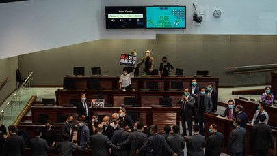 Krok w stronę ograniczenia autonomii Hongkongu? Kontrowersyjna ustawa przyjęta