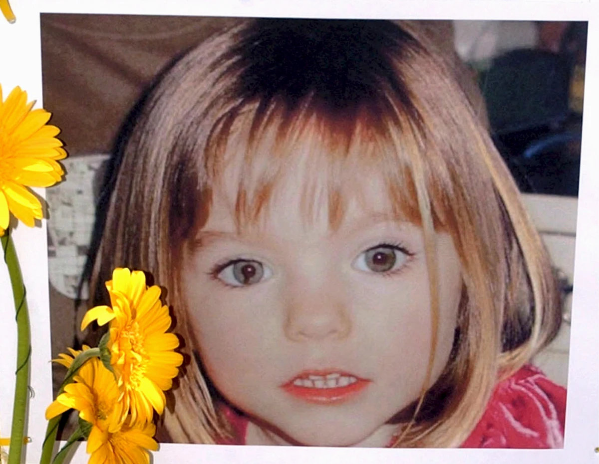 ​Zaginięcie Madeleine McCann znowu pojawiło się na pierwszych stronach brytyjskich gazet. To za sprawą niemieckiej policji, która zidentyfikowała podejrzanego o jej uprowadzanie. Podejrzanym jest 43-letni pedofil odsiadujący obecnie karę więzienia. Nazwisko mężczyzny nie zostało ujawnione. Dziewczynka zniknęła podczas rodzinach wakacji w Portugalii w 2007 roku.