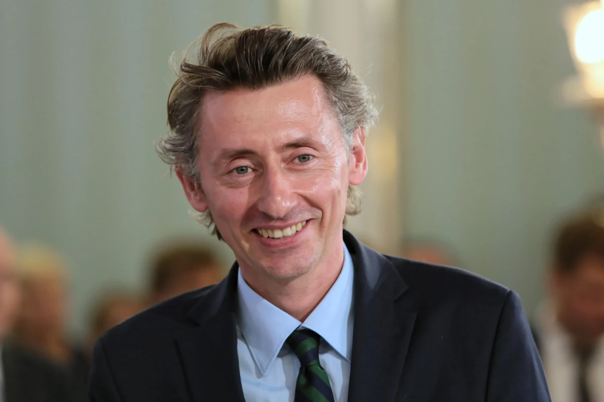 "Ja się cieszę, ja Jana Śpiewaka broniłem, uważałem, że wyrok sądu jest niesprawiedliwy. (…) Był chłopakiem, który się zaangażował, bo widział, że coś złego dzieje się ludziom. Za to został skazany. Źle się stało, że został skazany, dobrze, że został ułaskawiony. Muszą być tacy ludzie jak Jan Śpiewak, którzy stają po stronie słabszych" - mówi w Porannej rozmowie w RMF FM Maciej Gdula odnosząc się do informacji o ułaskawieniu Śpiewaka przez prezydenta Andrzeja Dudę. Poseł Lewicy dodaje: "Jest afera reprywatyzacyjna i jedyna osoba, która dostaje wyrok, to ktoś kto zaangażował się po stronie lokatorów. Tak być nie może". 