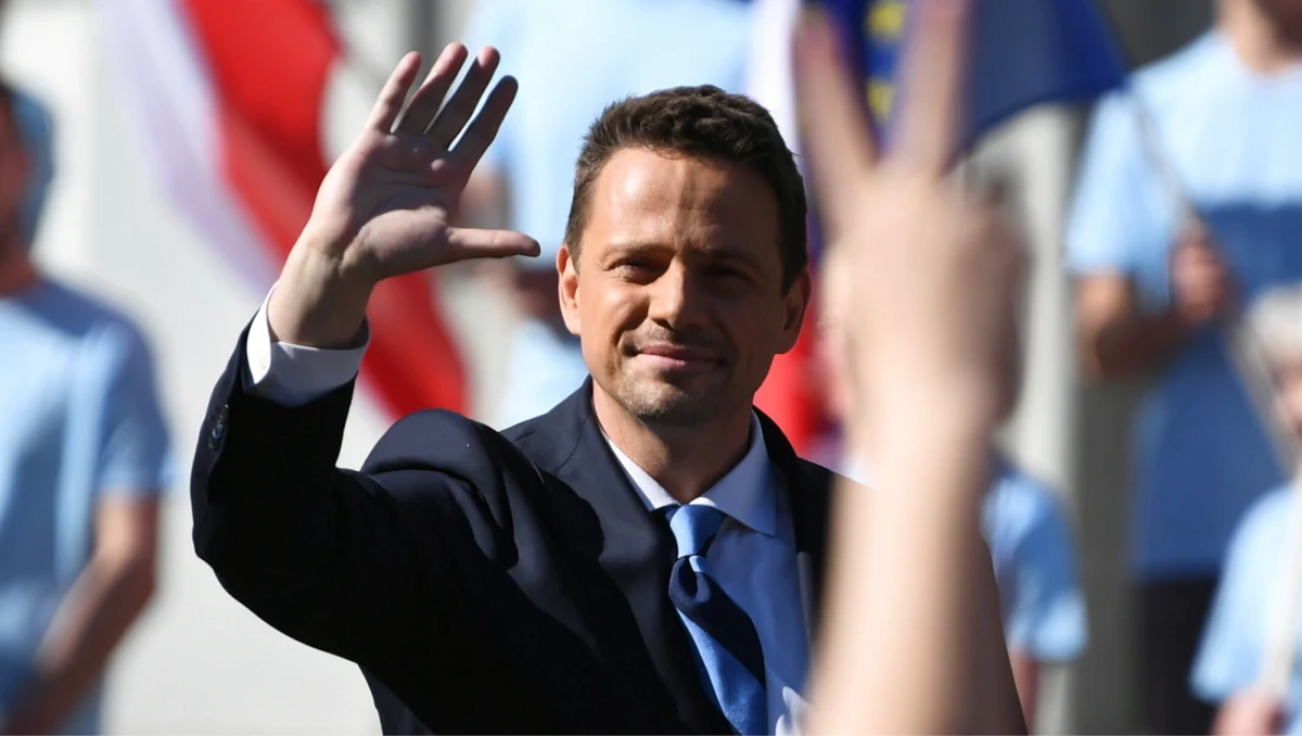 Polsce potrzebny jest silny prezydent, a przesłaniem silnej prezydentury powinna być odnowa życia publicznego i zakończenie walki plemiennej - mówił w czwartek w Gdańsku kandydat KO na prezydenta Rafał Trzaskowski. W jego ocenie Polsce potrzebna jest też "nowa solidarność".