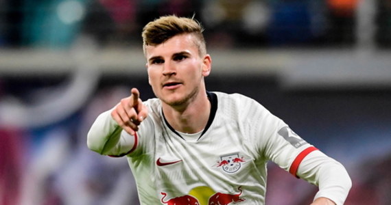 Timo Werner przeniesie się latem z RB Lipsk do Chelsea Londyn - podał zazwyczaj dobrze poinformowany dziennik "Bild" oraz fachowy magazyn piłkarski "Kicker". 24-letni napastnik walczy w tym sezonie z Robertem Lewandowskim o miano najlepszego strzelca Bundesligi.