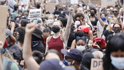 Masowe protesty w USA. W Nowym Jorku ośrodki testowe na koronawirusa dla demonstrantów