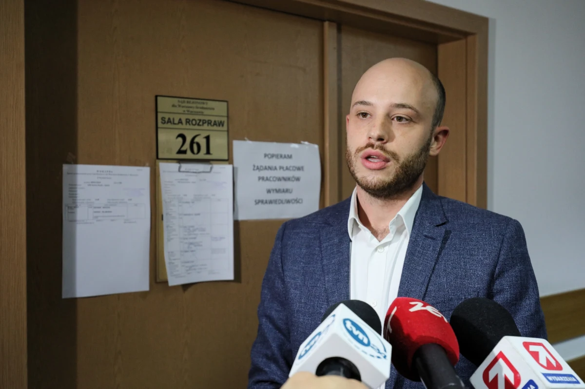 Andrzej Duda późnym wieczorem ułaskawił miejskiego aktywistę Jana Śpiewaka. Prezydent zdecydował się na skorzystanie z prawa łaski w sprawie zniesławienia mecenas Bogumiły Górnikowskiej, córki byłego ministra sprawiedliwości Zbigniewa Ćwiąkalskiego.