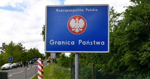 Szef MSZ Jacek Czaputowicz w Bratysławie mówił, że "sytuacja w Polsce zmierza w dobrym kierunku" i jeśli utrzyma się, to możliwe jest otwarcie granic. 