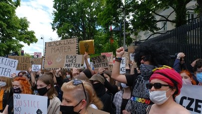 Protest przed ambasadą USA w Warszawie po śmierci George'a Floyda