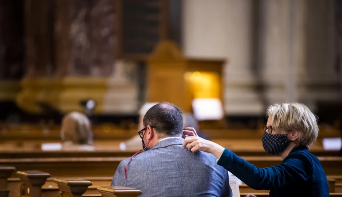 Byli w kościele. Teraz 350 osób trafiło na kwarantannę 