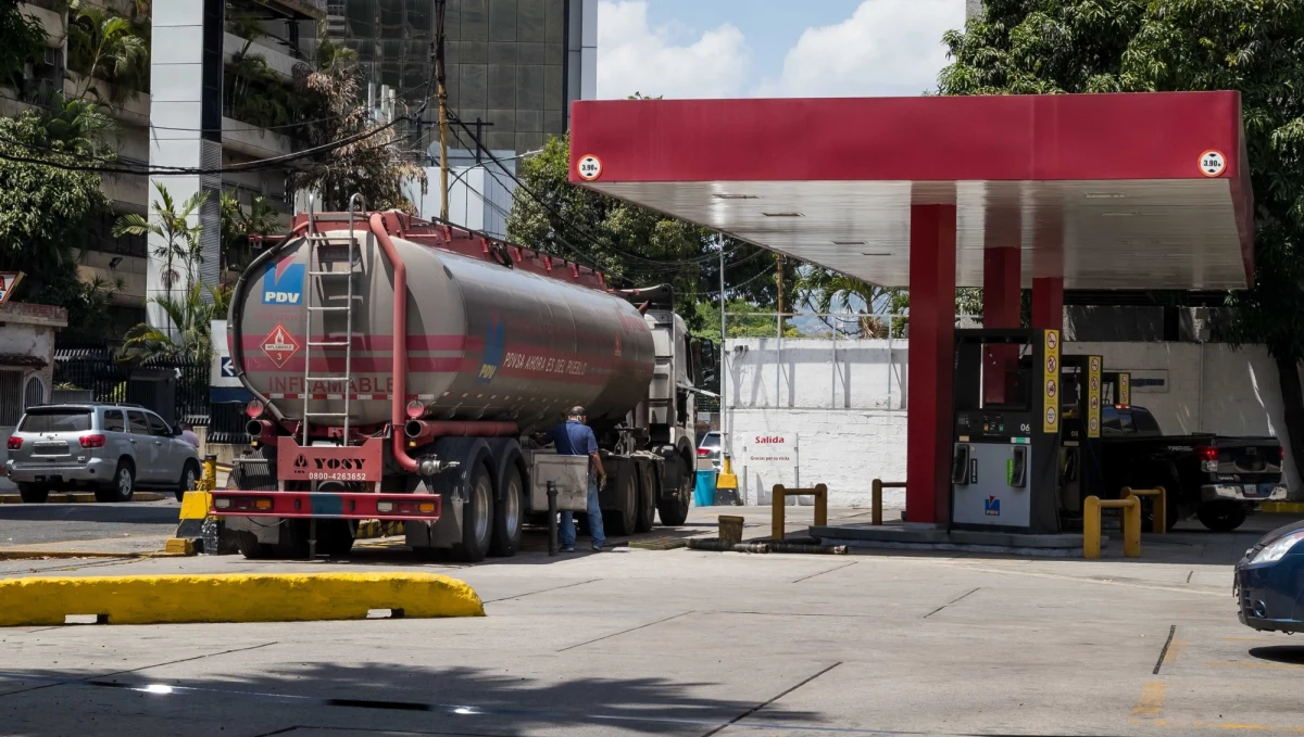 Drożejące paliwa, szczyty: OPEC+ i Eurogrupy, oraz dalszy ciąg zamieszania wokół chlorochiny. To niektóre wydarzenia nowego tygodnia w gospodarce. 