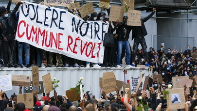 Protesty w Brukseli przerodziły się w plądrowanie sklepów i ataki na policjantów