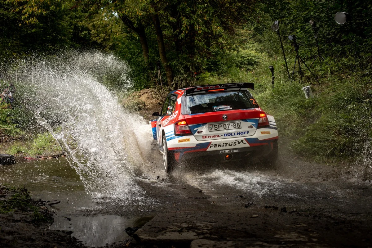 Zarząd Główny Polskiego Związku Motorowego zatwierdził nowe wersje kalendarzy sportów samochodowych, w tym także Rajdowych Samochodowych Mistrzostw Polski.