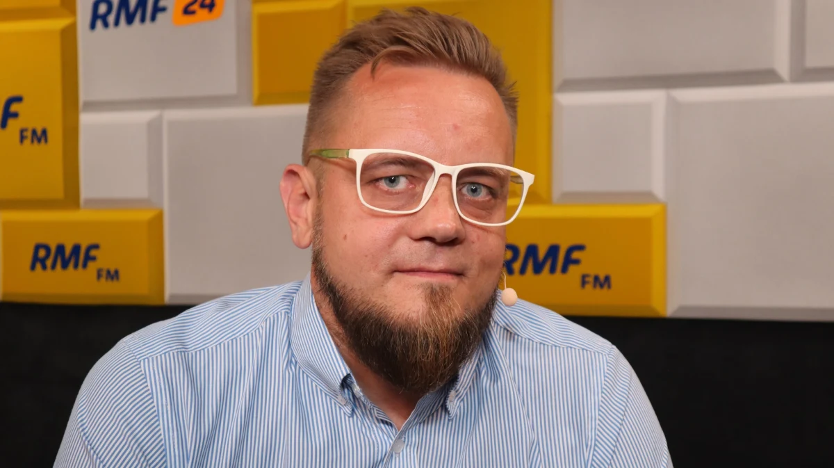 Marcin Zaborski w Popołudniowej rozmowie w RMF FM zapytał swojego gościa o to, czy gdyby został prezydentem dążyłby do likwidacji programu 500+. Paweł Tanajno odpowiedział, ze chciałby, żeby Polacy więcej zarabiali.  „Przede wszystkim ja jako prezydent dążyłbym do tego, żeby Polacy nie potrzebowali 500+. Chciałbym, żeby Polacy zarabiali na tyle dużo, żeby nie potrzebny był program socjalny”.
