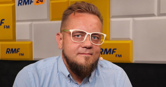 Marcin Zaborski w Popołudniowej rozmowie w RMF FM zapytał swojego gościa o to, czy gdyby został prezydentem dążyłby do likwidacji programu 500+. Paweł Tanajno odpowiedział, ze chciałby, żeby Polacy więcej zarabiali.  „Przede wszystkim ja jako prezydent dążyłbym do tego, żeby Polacy nie potrzebowali 500+. Chciałbym, żeby Polacy zarabiali na tyle dużo, żeby nie potrzebny był program socjalny”.
