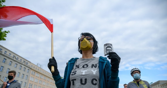 W przeddzień posiedzenia Izby Dyscyplinarnej SN ws. uchylenia immunitetu sędziemu Igorowi Tulei, przed sądami w całej Polsce odbyły się protesty w obronie sędziego. Organizatorzy – jeszcze przed rozpoczęciem manifestacji – prosili o przestrzeganie reżimu sanitarnego oraz limitu – 150 osób.