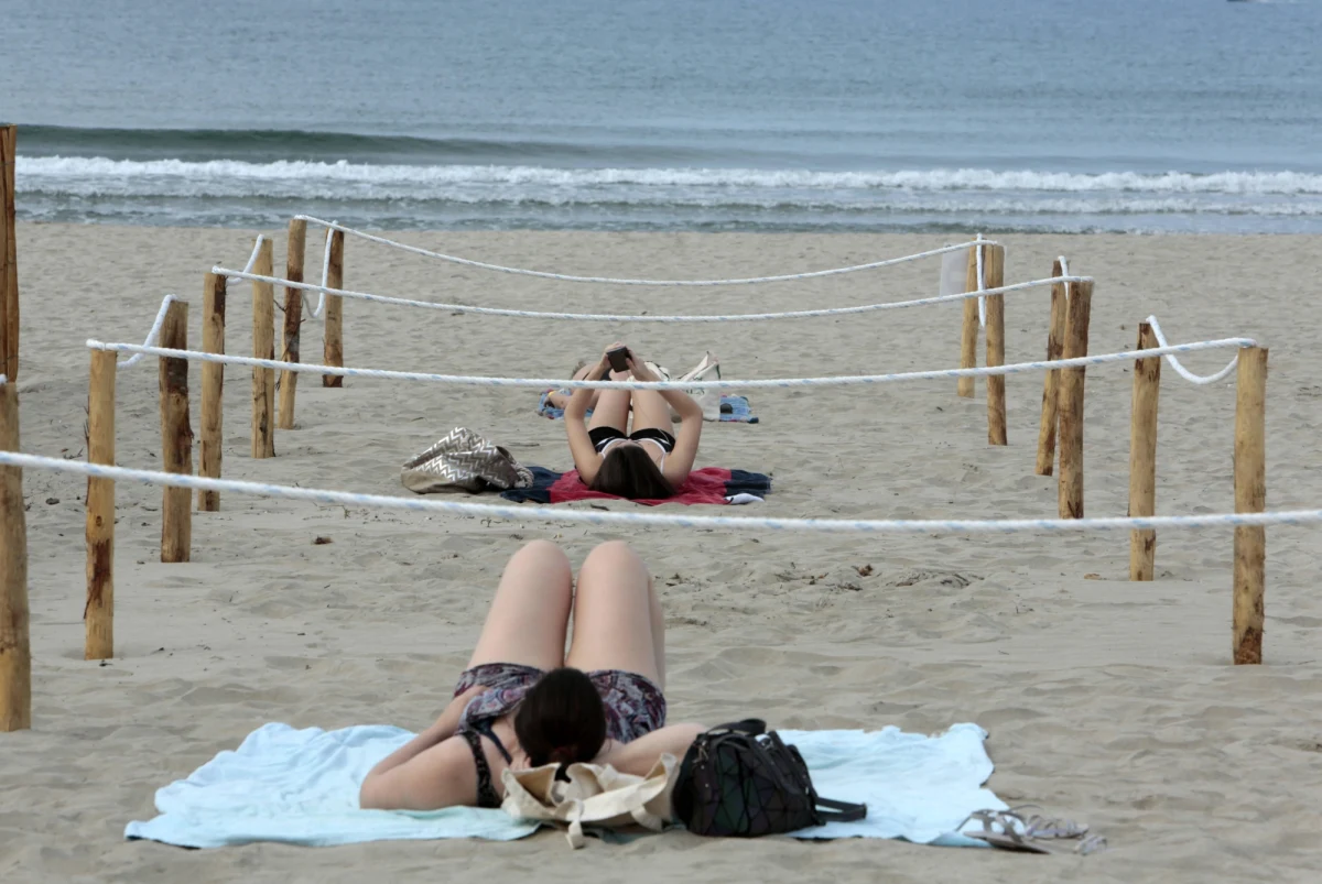 Pierwsze płatności z bonu turystycznego chcemy realizować w ostatnim tygodniu lipca - powiedziała w poniedziałek wicepremier i minister rozwoju Jadwiga Emilewicz. Dodała, że bon nie będzie świadczeniem na konto, tylko numerem cyfrowym realizowanym przez ZUS na konto zarejestrowanych firm turystycznych. Potwierdziła tym samym wcześniejsze doniesienia dziennikarzy RMF FM. 