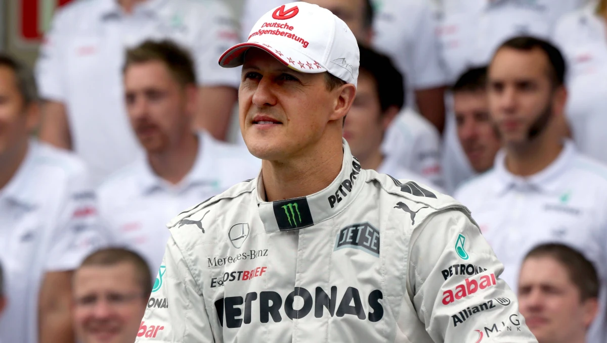 Michael Schumacher może niedługo przejść skomplikowaną i ryzykowną operację - informują zagraniczne media. Były kierowca F1 od siedmiu lat nie wstaje z łóżka i ma ograniczony kontakt z otoczeniem.