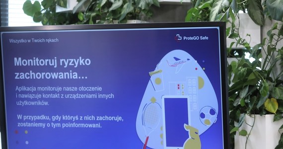 Od dziś można pobierać najnowszą wersję ProteGo Safe, wykorzystującą technologię Apple i Google. Rozwiązanie jest bezpieczne i stworzone z troską o prywatność użytkowników - poinformował we wtorek na konferencji minister cyfryzacji Marek Zagórski.