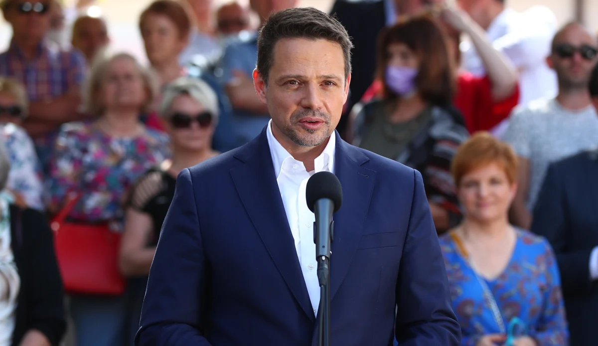 Inwestycje, zwłaszcza te "za rogiem", najbliżej nas; czyste powietrze oraz równe szanse na rynku pracy - to trzy filary programu, które kandydat KO na prezydenta Rafał Trzaskowski zaprezentował we wtorek w Pabianicach (Łódzkie). Za najistotniejszą kwestię uznał równe szanse.