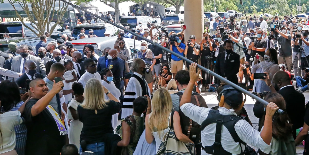 Rada Bezpieczeństwa Narodowego Belgii zamierza przygotować wytyczne, które mają zagwarantować, że będzie można organizować demonstracje i marsze protestacyjne bez łamania obostrzeń w czasie pandemii koronawirusa - donosi "Brussels Times".