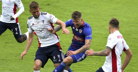 Mistrz Polski Piast Gliwice zremisował na własnym stadionie z Górnikiem Zabrze 0:0 w derbowym meczu 29. kolejki piłkarskiej ekstraklasy.