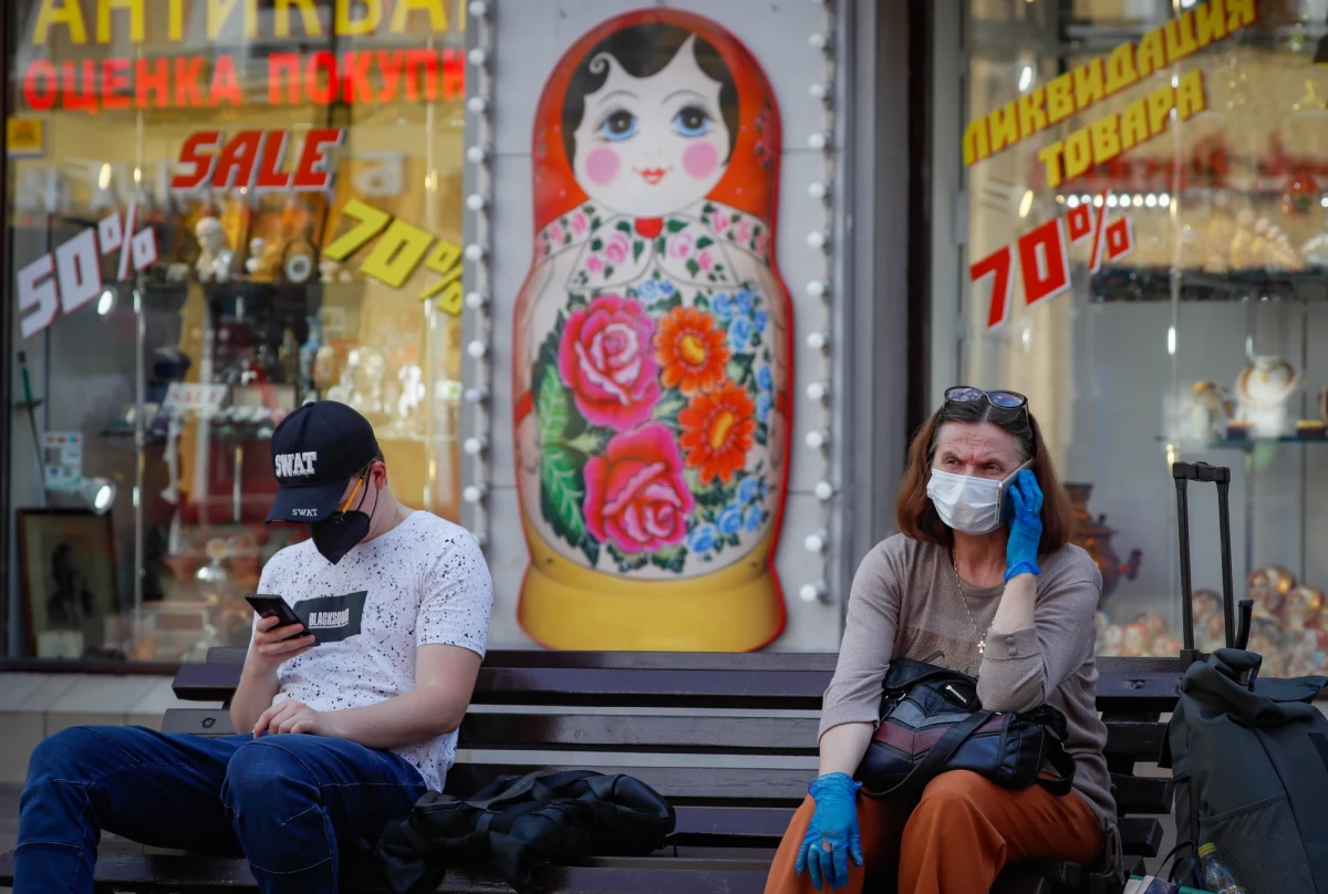 W Rosji podczas głosowania 1 lipca nad zmianami w konstytucji, które pozwolą prezydentowi Władimirowi Putinowi na kolejne kadencje, zaplanowano różne atrakcje. Wśród nich jest konkurs, w którym nagrodą będzie mieszkanie. Zdaniem mediów celem jest zapewnienie frekwencji.