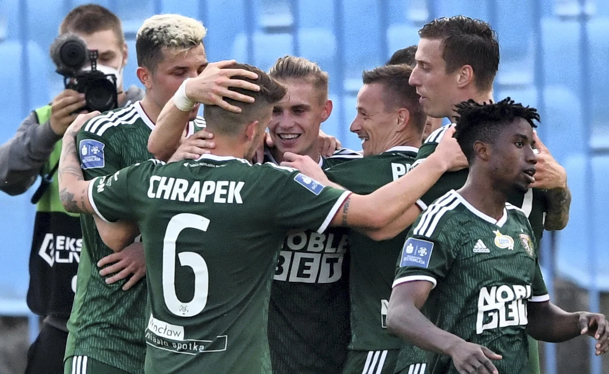 Śląsk Wrocław pokonał Wisłę Płock 2:1 (1:0) w meczu 29. kolejki PKO Ekstraklasy. Tym samym "Nafciarze" stracili szanse na awans do najlepszej ósemki ligi. 
