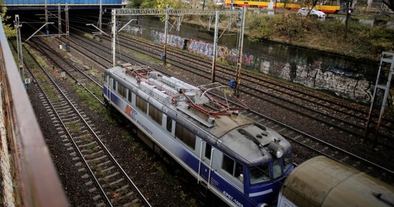 Od 11 do 13 czerwca br. na odcinku Warszawa Centralna – Warszawa Wschodnia wystąpią utrudnienia w ruchu pociągów z powodu konieczności naprawy jednego z torów - poinformowały w poniedziałek Koleje Mazowieckie (KM).